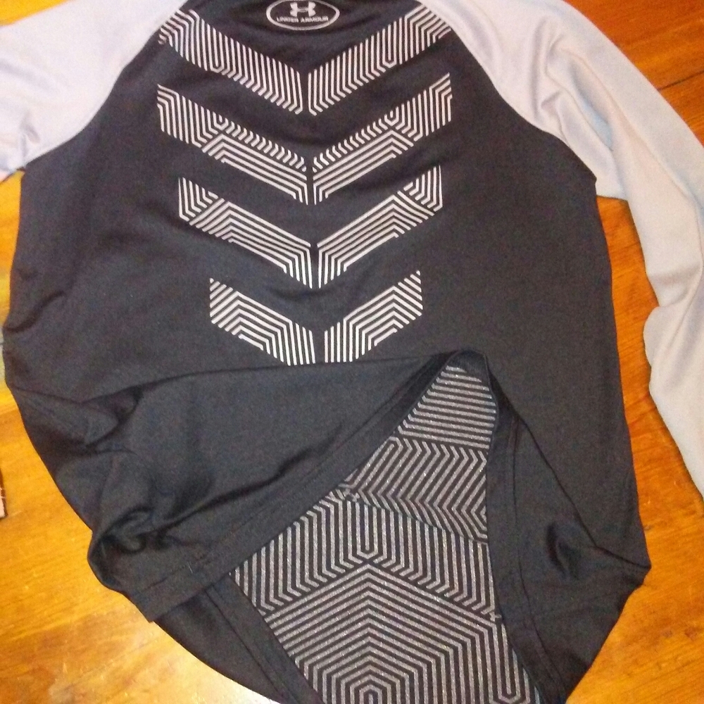 Boy's Under Armour longsleeve coldgear!!